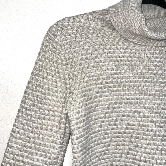 J. Crew Factory Mushroom Gray & White Knit Turtleneck Sweater Xsmall Women’s - Picture 3 of 11